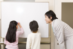 中学受験をする小学生